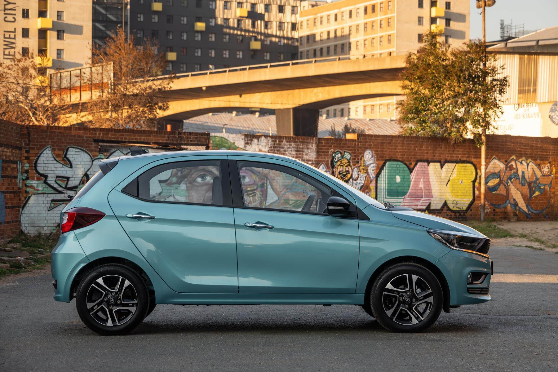 25 Tata Tiago3