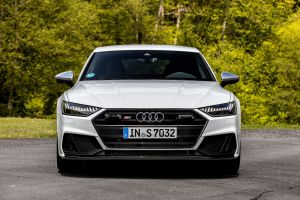 Audi S7 5