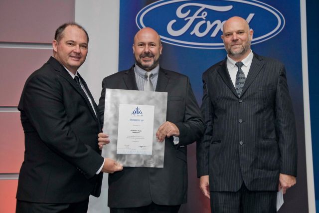 Neale Hill, CEO of Ford SA and sub-Saharan Africa; Pierre Beukes (Dealer Principal at Human Auto Welkom) and Conrad Groenewald (Director Marketing, Sales & Services, Ford SA).