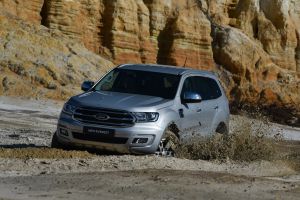 Ford everest xlt 356 1800x1800