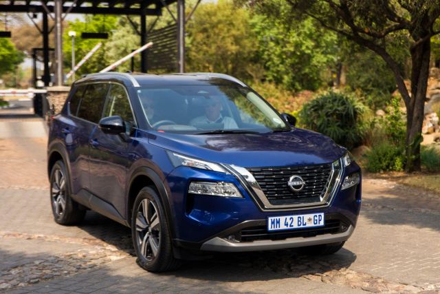 25 Nissan Launch1