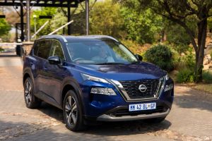 25 Nissan Launch1