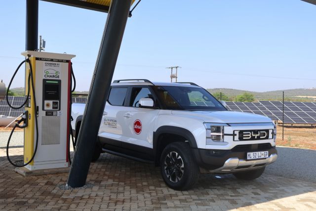 25 Naamsa Charge2