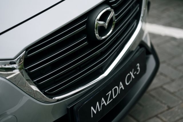 26 Mazda CX1