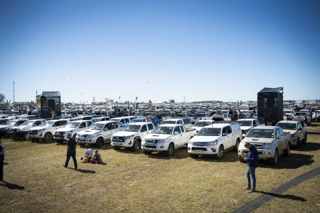 26 Hilux Record1