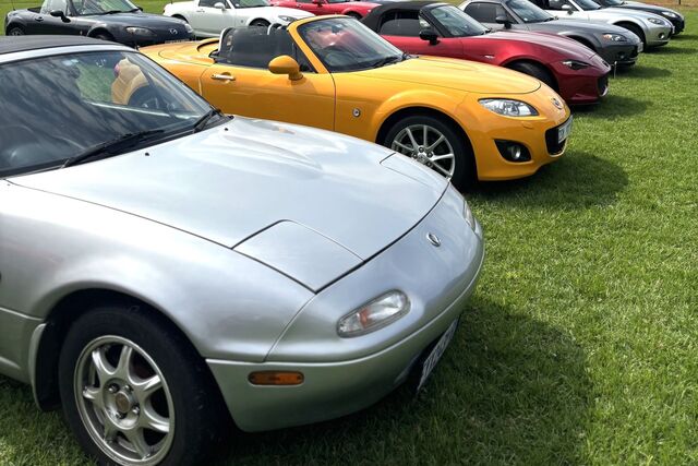 26 Mazda MX51