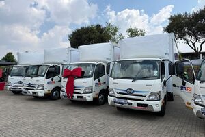 26 Hino Hybrid1